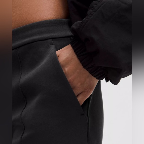 Lululemon Softstreme Pintuck Mid-Rise Pant
Regular - Picture 5 of 9